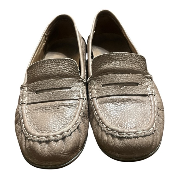 Brown pebbled leather women’s Vionic loafers in 10 Retired Style - Picture 2 of 6
